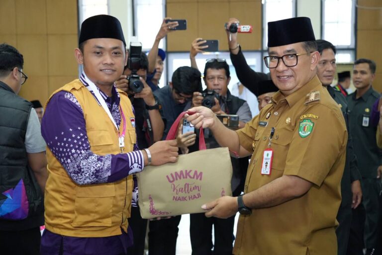 Pj Gubernur Kaltim resmi melepas keberangkatan calon jemaah haji asal Balikpapan (IST)